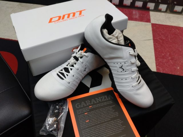 DMT KT4 自転車シューズ 42 DMT KT4 自転車シューズ 42