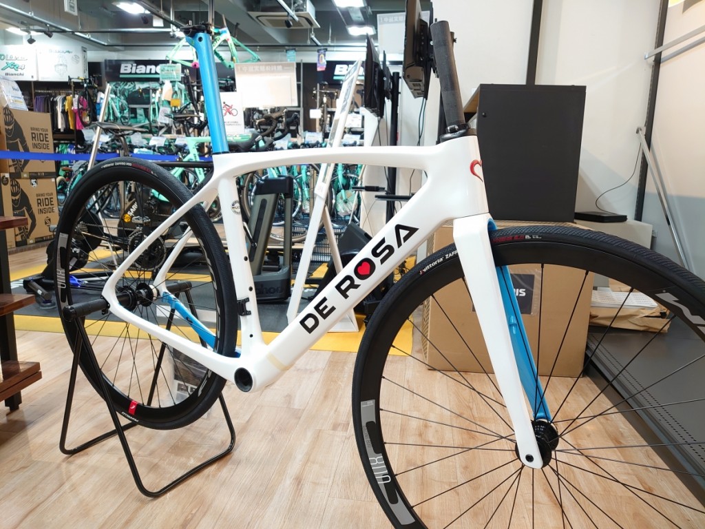 【DE ROSA】ミドルグレードのIDOLをデュラエースで