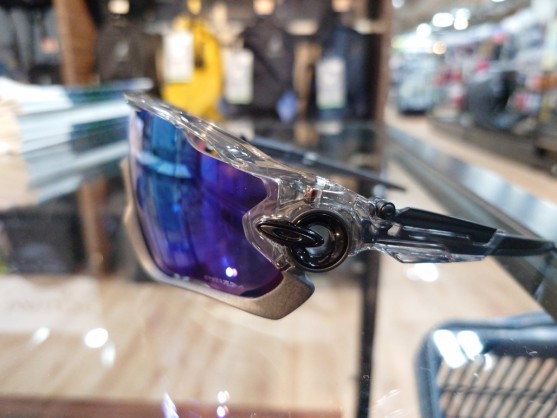 【OAKLEY】ロードの定番と言えばJAWBREAKER！クリアフレームの珍しいカラーが入荷！ | 福岡で自転車をお探しならY