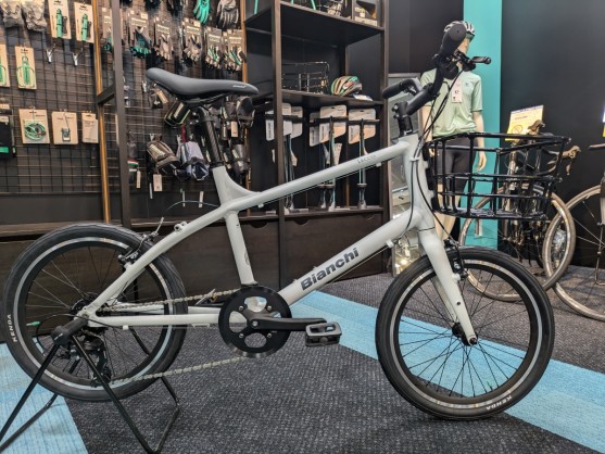 ビアンキ LECCO 黒 横浜】ビアンキ大人気ミニベロ「LECCO」入荷しております