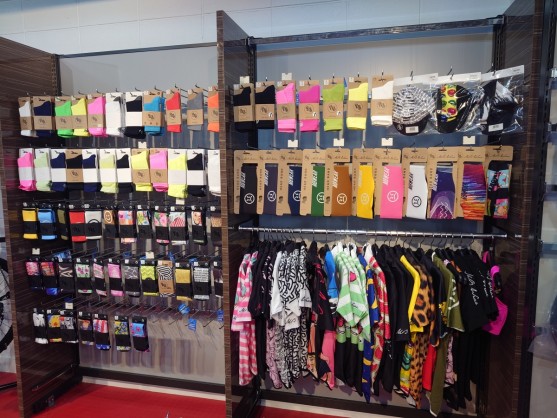 【POPUP開催！】福岡天神店で人気NO1のソックス！カタログ外モデルの激レアなソックスも入荷！？ | 九州で自転車をお探しならY's Road福岡天神店