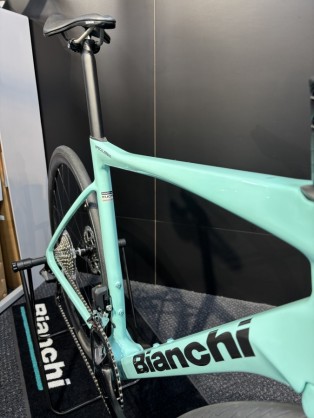 BIANCHI SPECIALISSIMA CP 105 DI2 | 九州で自転車をお探しならY's Road福岡天神店