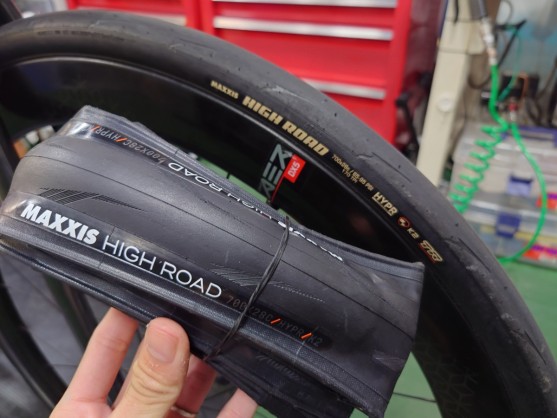 【MAXXIS】新作high Road導入！ ～準備編～ | 九州で自転車をお探しならY's Road福岡天神店