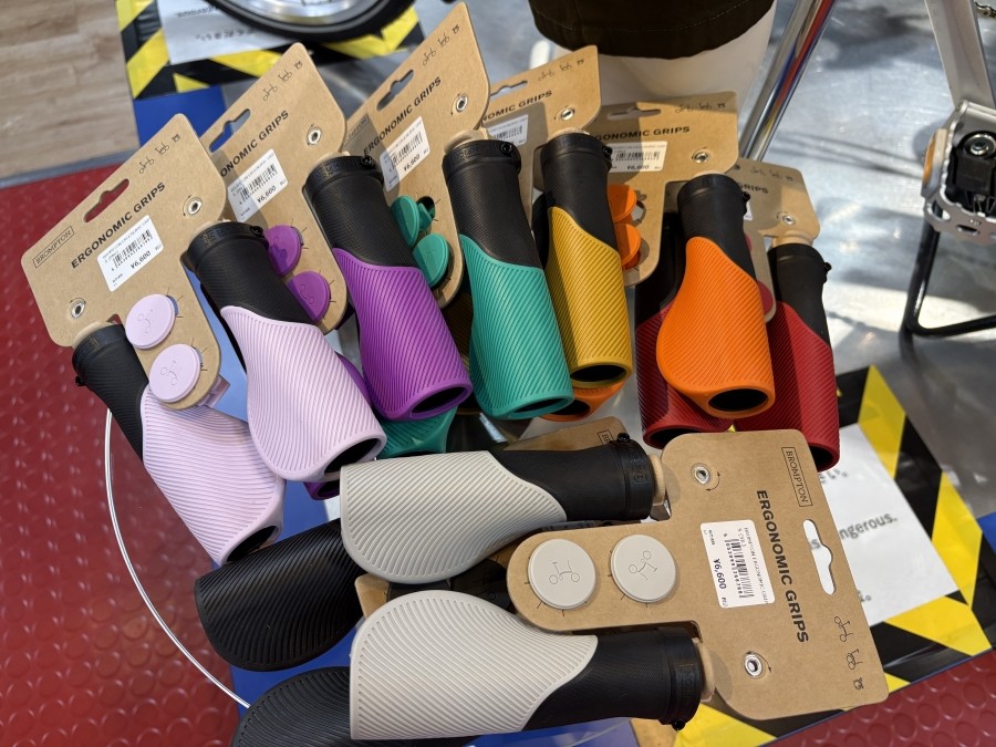 BROMPTONカスタムパーツ】BROMPTON純正のエルゴノミクスカラー