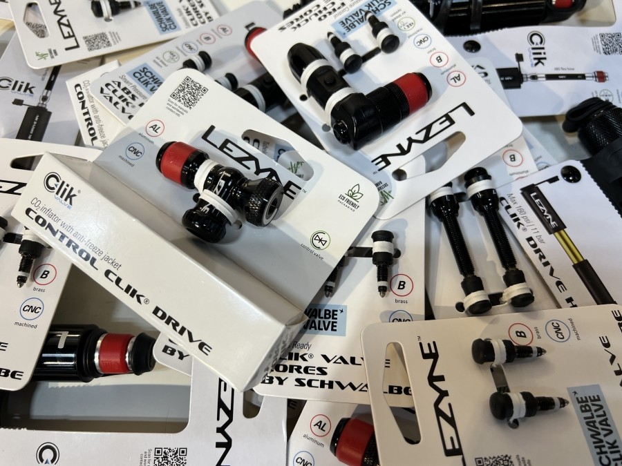 Lexi, Livewire CF fabのみ Lexi, Livewire CF fabのみ Custom Constructed Lexi Livewire