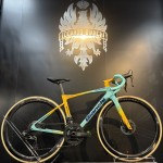 【お客様の1台】日本に1台!? 伝説の海賊カラーを纏った特別仕様「BIANCHI SPECIALISSIMA パンターニ限定モデル」を納車い… | 九州で自転車をお探しならY's Road福岡天神店