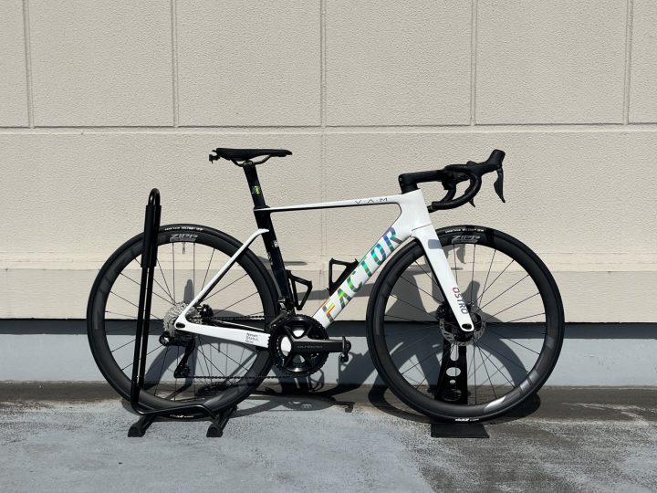 【お客様の一台】「FACTOR OSTRO VAM 2.0」をご納車させて頂きました | 船橋で自転車をお探しならY's Road 船橋店