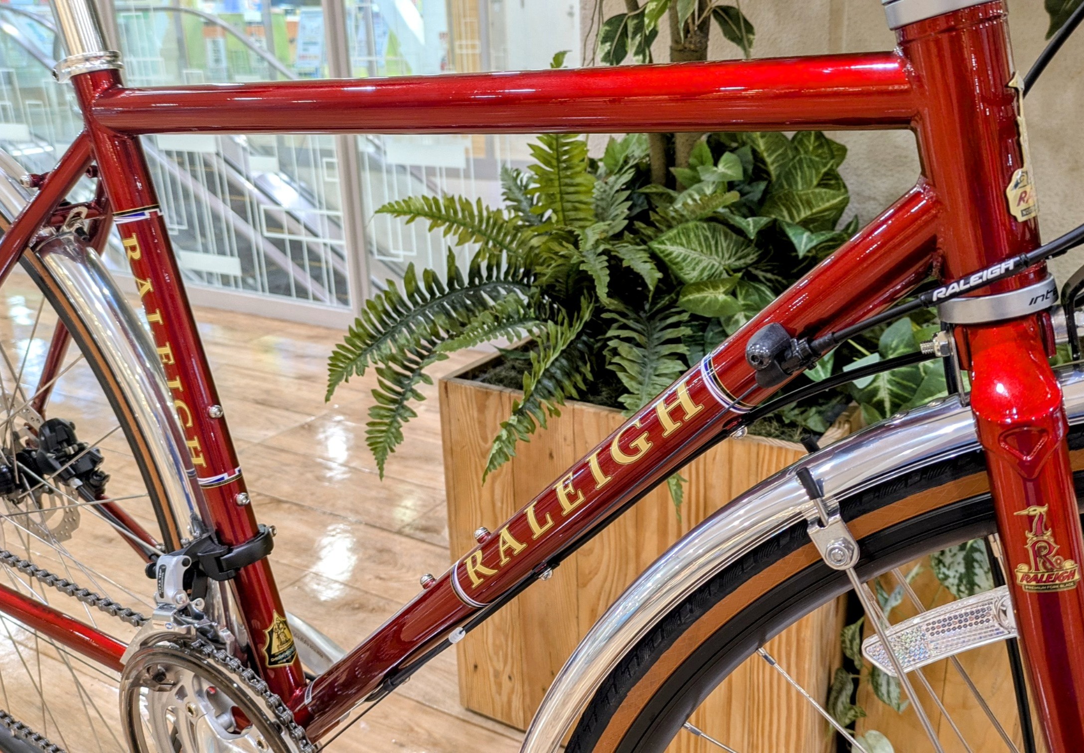 クラシック＆オシャレなクロスバイクを街乗り仕様に組んで販売しており