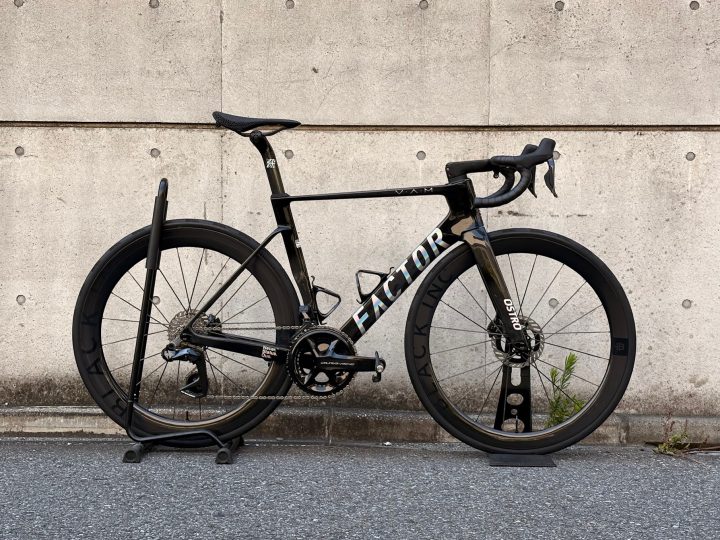 【お客様の一台】「FACTOR OSTRO VAM 2.0」をご納車させて頂きました | 船橋で自転車をお探しならY's Road 船橋店