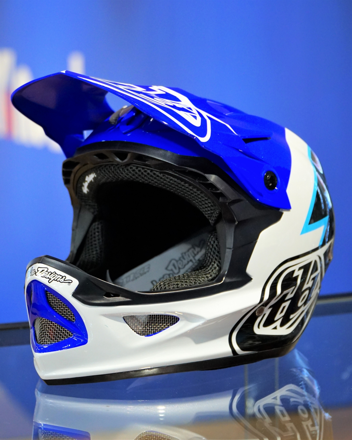 Troy Lee Designs 新作フルフェイスヘルメット入荷！D4・D3、どっちの