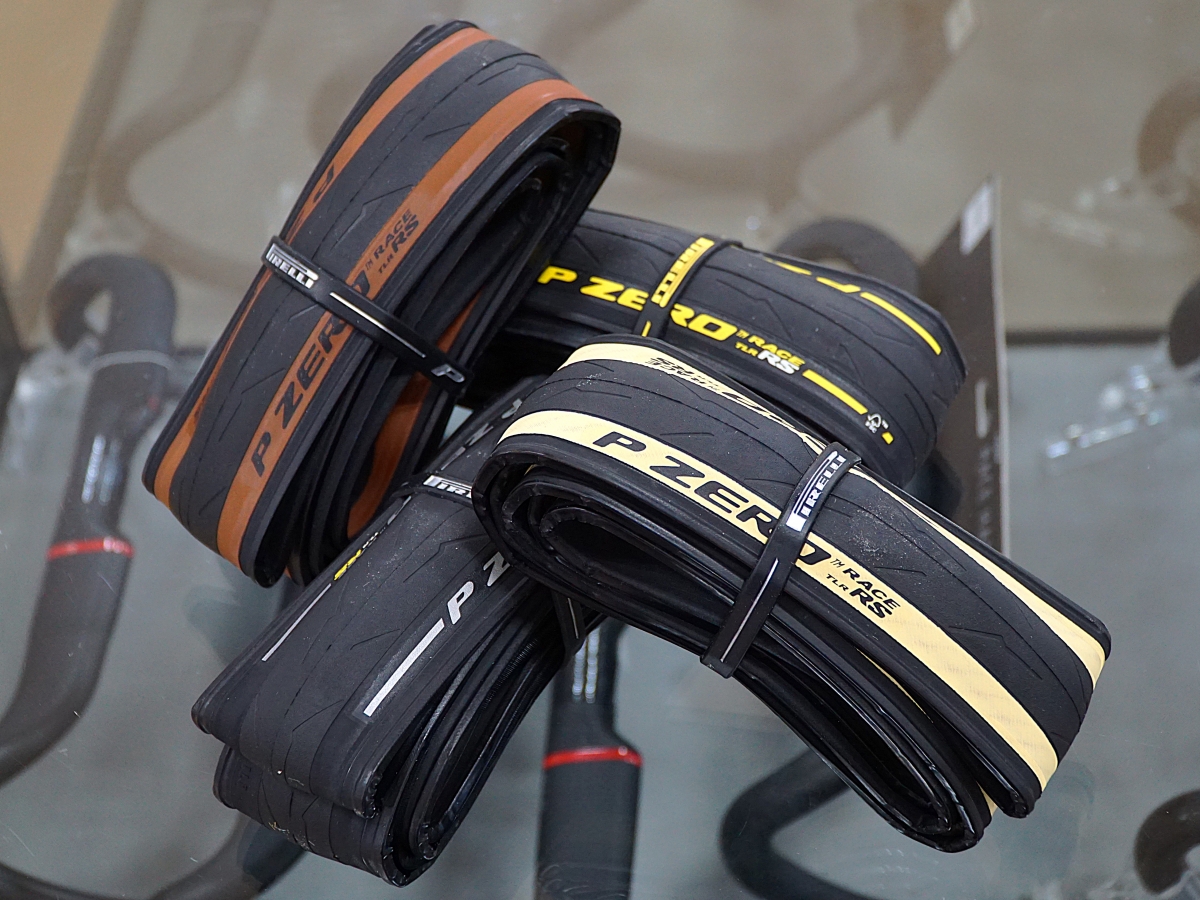 PIRELLI P ZERO RS TLR