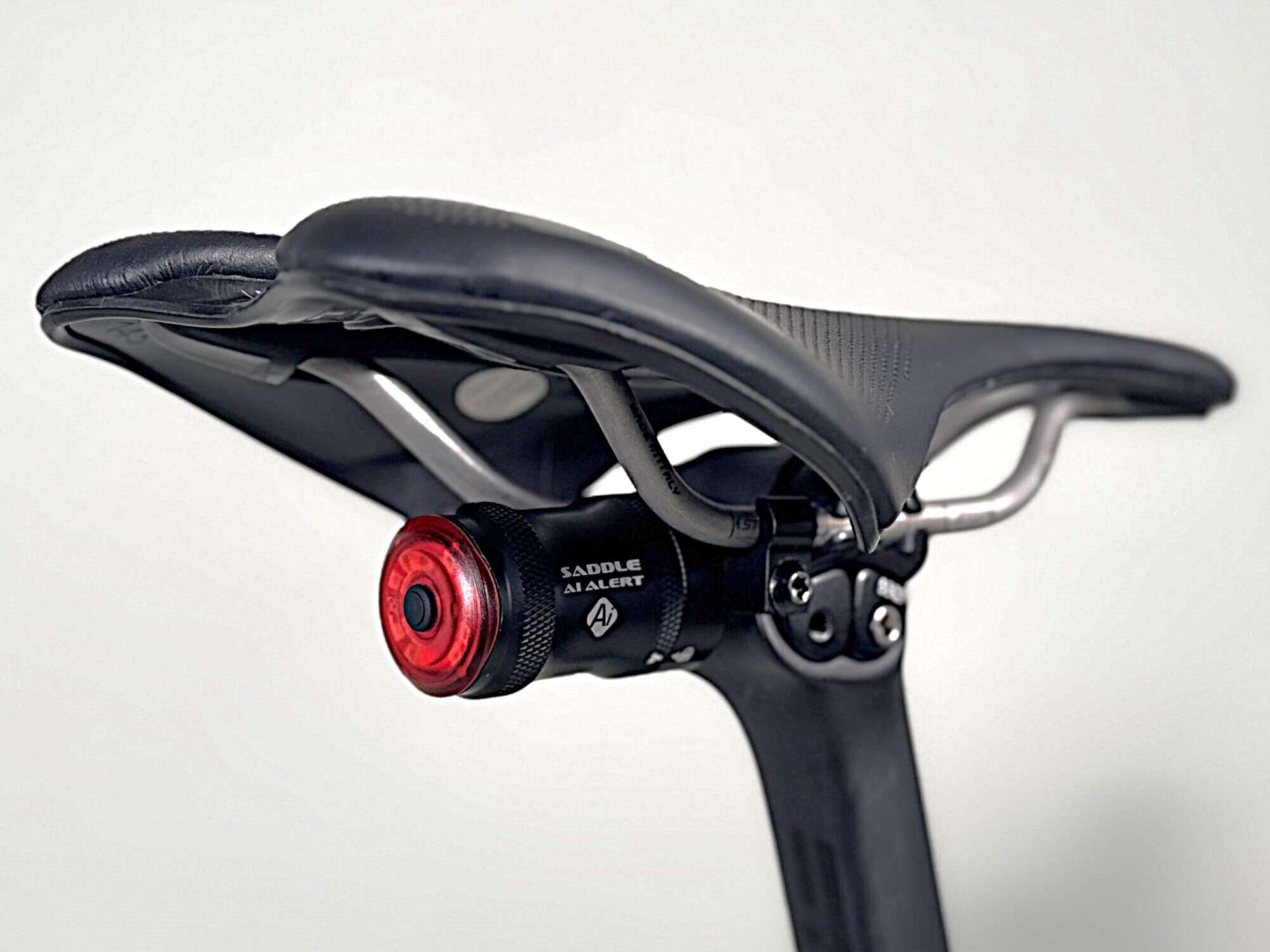 LEZYNE SADDLE Ai ALERT 250 REAR