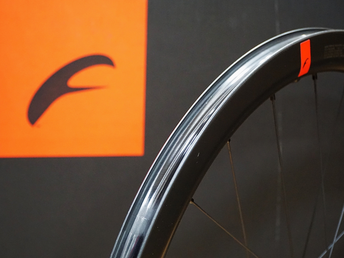 FULCRUM ( フルクラム ) ロードバイク用ホイール(ディスクブレーキ用) WIND 42 ( ウインド 42 ) DISC 2WAY FIT　LIMITED RED　限定カラー　赤