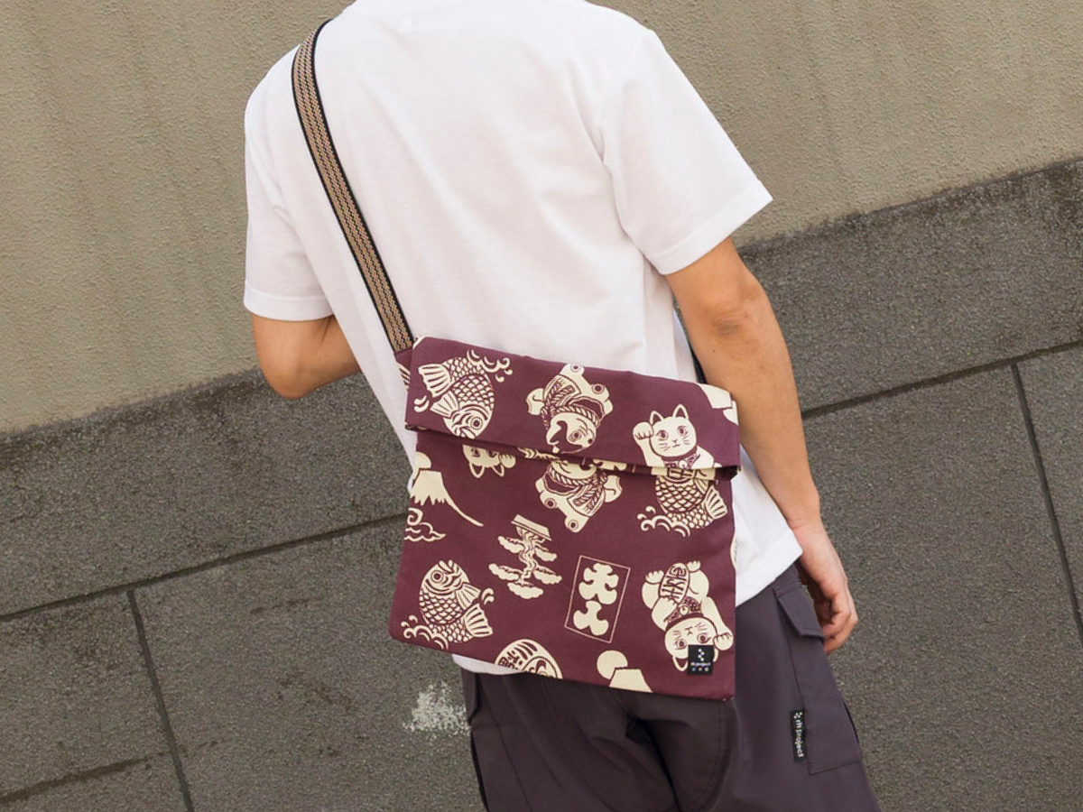 RIN project 縁起物　MAIDOサコッシュ 毎度サコッシュ