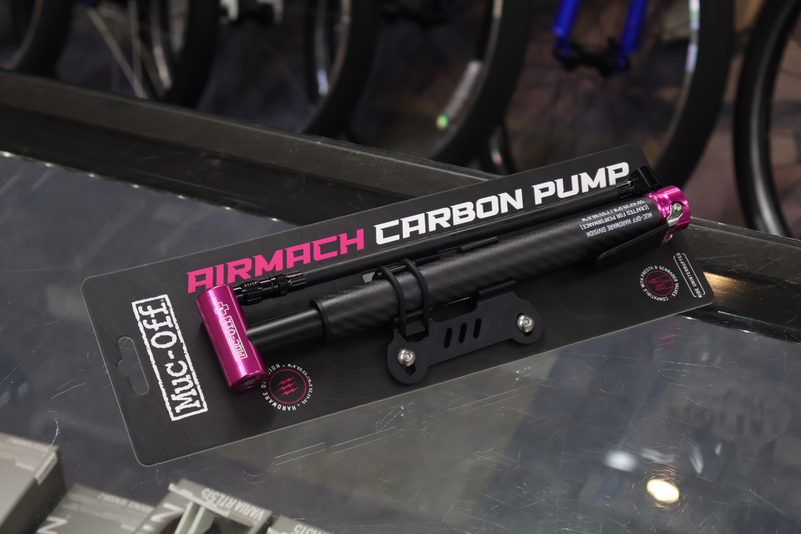 MUC-OFF AIRMACH CARBON PUMP