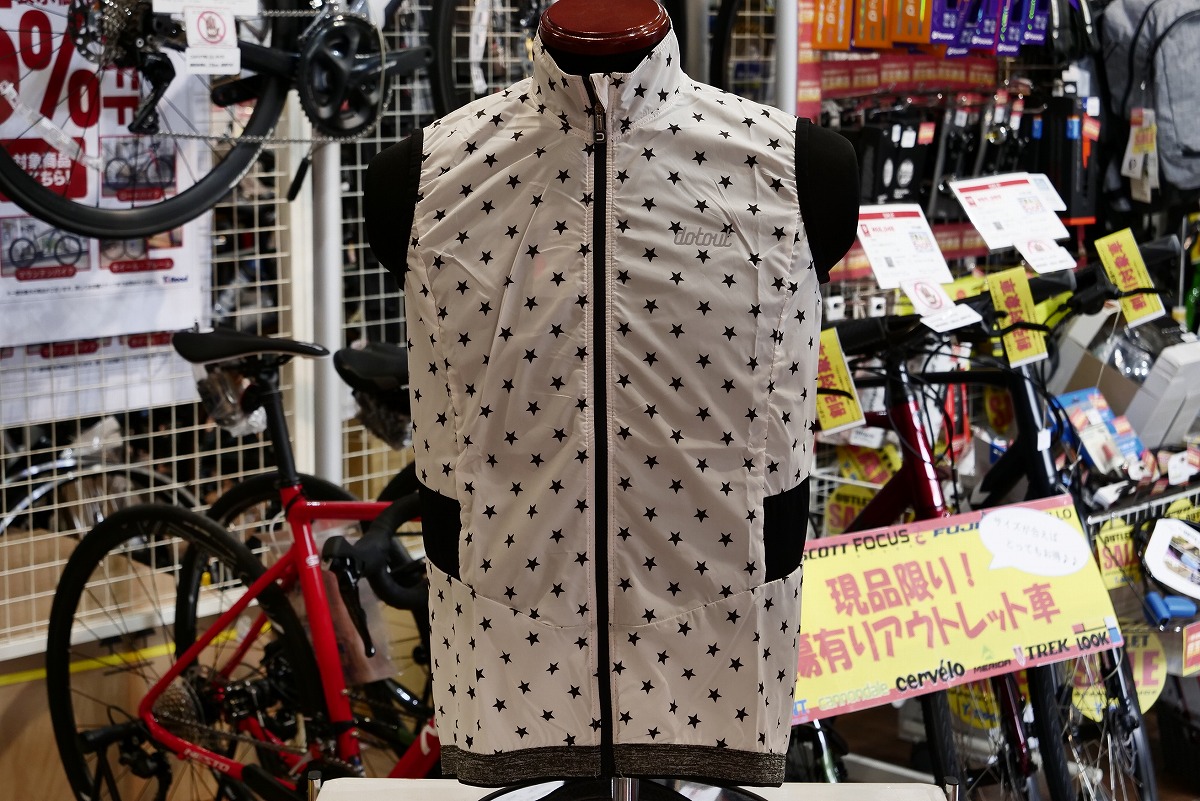 アウトレット】DOTOUTのスタードット柄の「TEMPO VEST」が特価で入荷