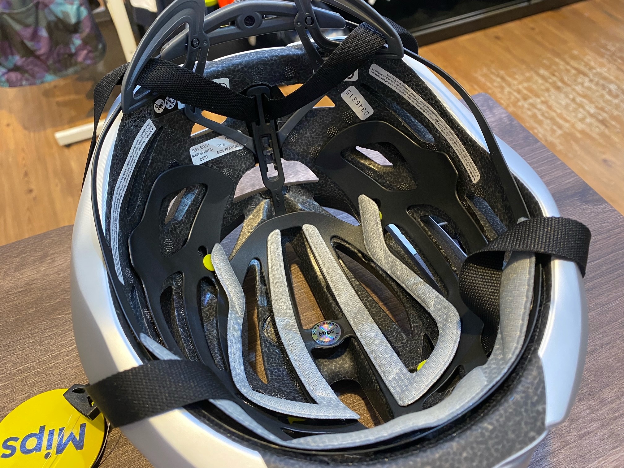 ITEM】GIROのスタンダードな自転車用ヘルメットが入荷！ | 入間で 