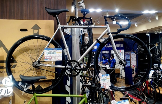 ワイルドストロベリー プレート 6枚 ワイルドストロベリー/マグカップM | 砥部焼｜東窯 HIGASHIGAMA 公式