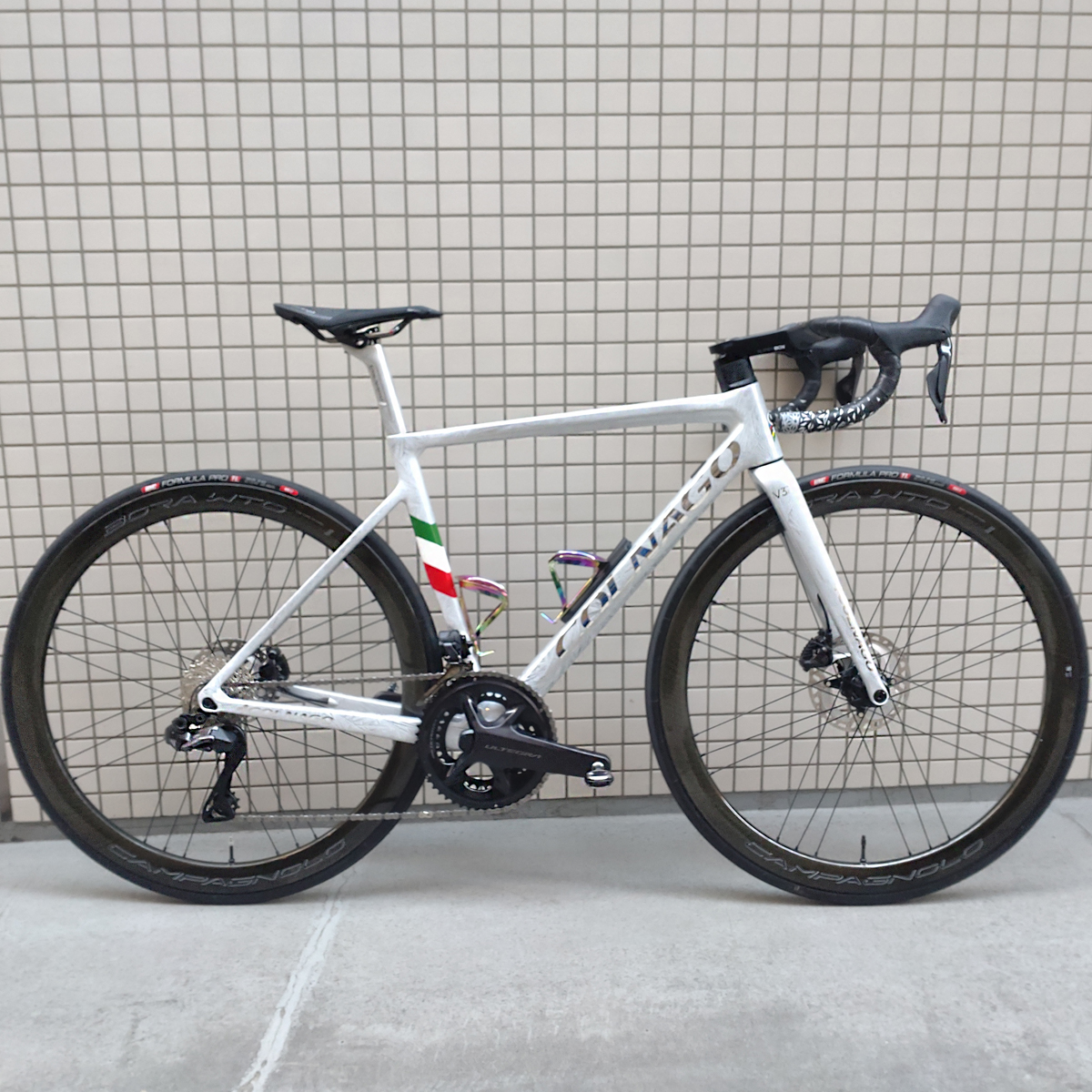 お客様の1台】ステム周りを魔改造して完全内装へ！COLNAGO V3-RS DISC