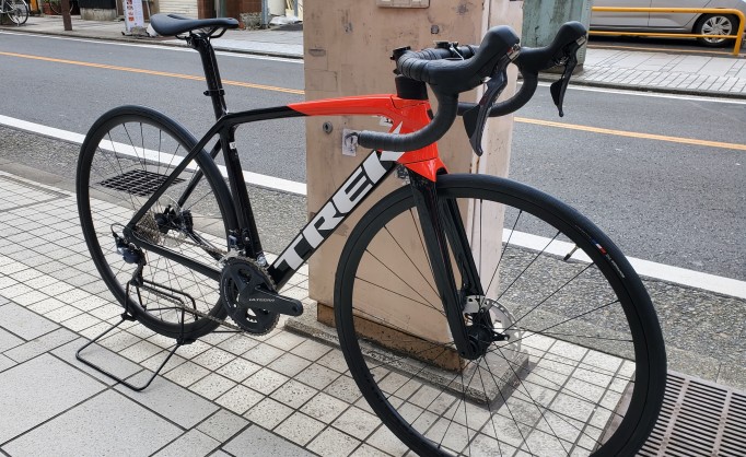 【決算セール】TREKの万能軽量モデルEMONDA SL6も決算セール 