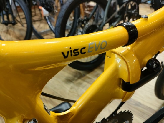 【DAHON】VISC EVOマンゴーオレンジ入荷！一台のみなのでお急ぎください！ | 川崎で自転車をお探しならY