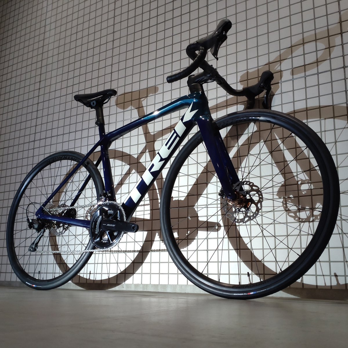 【TREK】24年モデル 新型105搭載 軽量+エアロなEMONDA SL5入荷 | 川崎で自転車をお探しならY's Road 川崎店