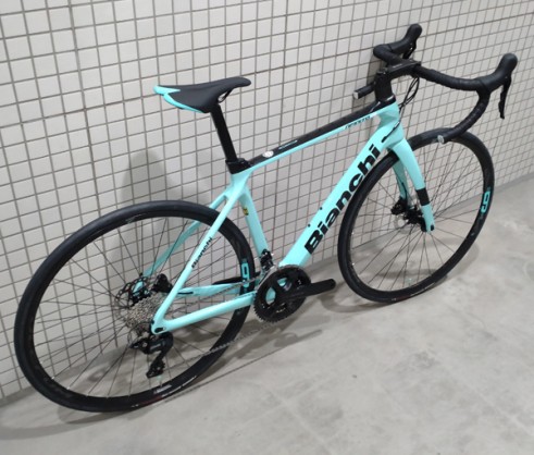 【Bianchi】正統派エンデュランスロードINFINITO XE！30万円台半ばのカーボンロードです！ | 川崎で自転車をお探しならY's Road  川崎店