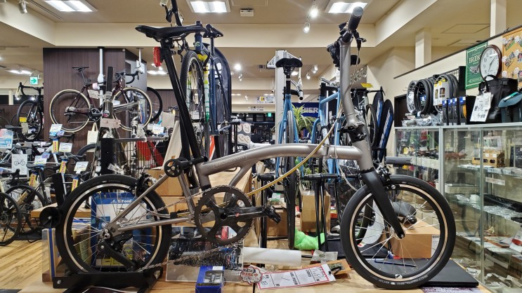 【お客様の壱台】H様のBROMPTON T-LINEにCampagnolo Super Recordのクランクを取り付けさせて頂きました！その… | 川崎で自転車をお探しならY's Road 川崎店