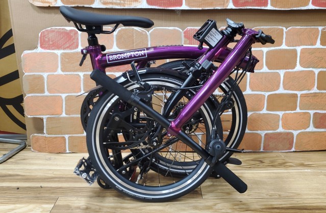 【BROMPTON】遂に川崎店にアメジストラッカーが入荷しました！！PラインのS4Lです！ | 川崎で自転車をお探しならY's Road 川崎店
