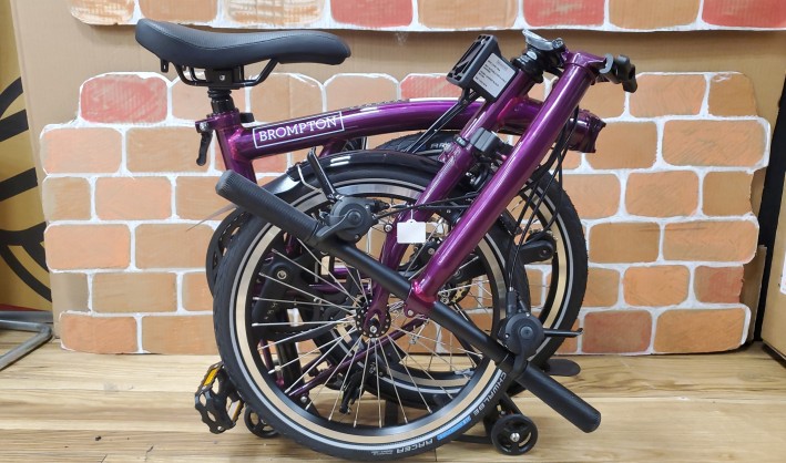 【BROMPTON】Cラインのアメジストラッカーも入荷致しました！！ | 川崎で自転車をお探しならY's Road 川崎店