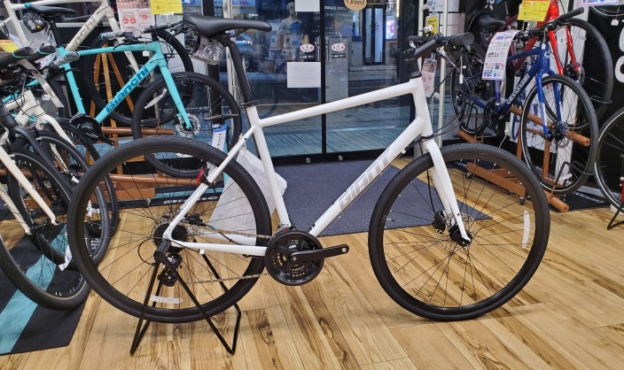 GIANT】待望のビッグサイズが登場した定番クロスバイクのESCAPE R DISC