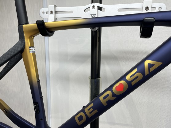 DE ROSA】創業70周年を記念して製作されたレーシングモデル「SETTANTA
