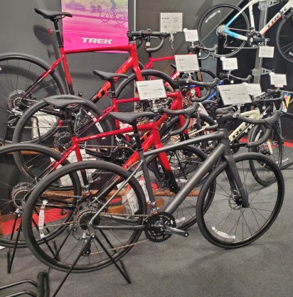 TREK】売れ筋の入門ロードDOMANE AL2が再入荷しています！ | 川崎で