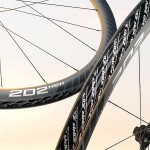 enRoute BERG2.2 Tracer フレーム　ホイール ZIPP】ヒルクライムに最適！1090gの超軽量ホイールが新発売！ZIPP 202