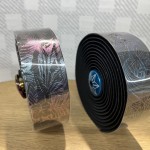 【新商品入荷】SUPACAZの新作バーテープ「Hawaii」＆「Tsunami」が登場！手元を華やかにカスタム！ | 川崎で自転車をお探しならY's Road 川崎店