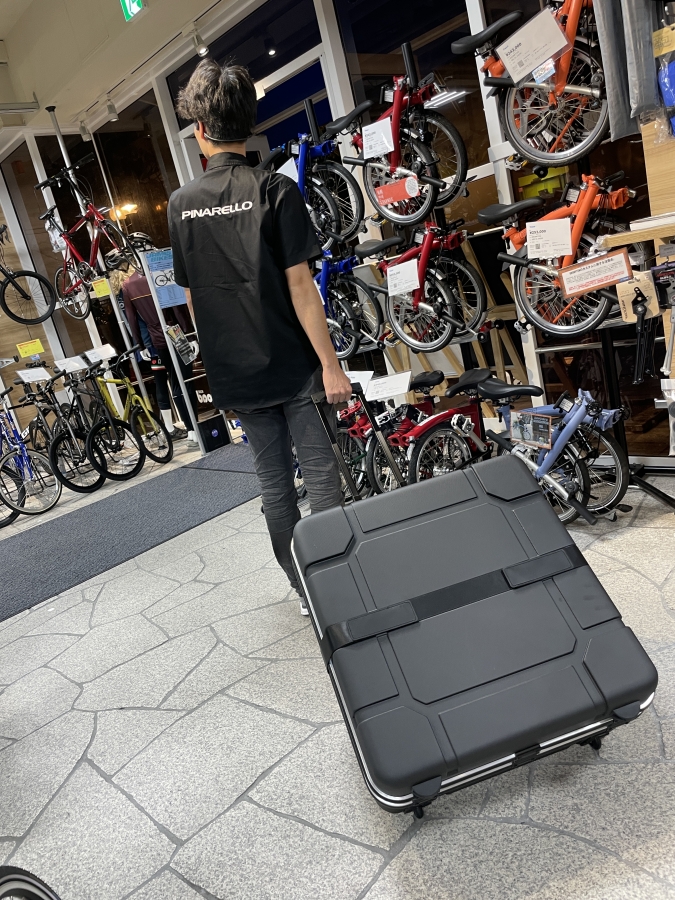 世にも珍しいBROMPTON用のハードケースです。 | 神戸で自転車をお探し 