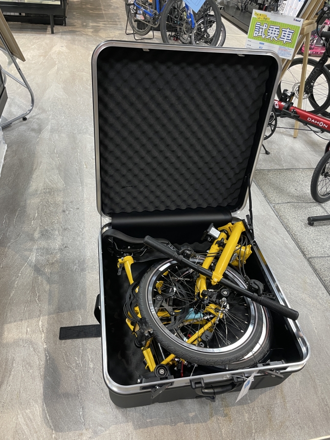 世にも珍しいBROMPTON用のハードケースです。 | 神戸で自転車をお探し 
