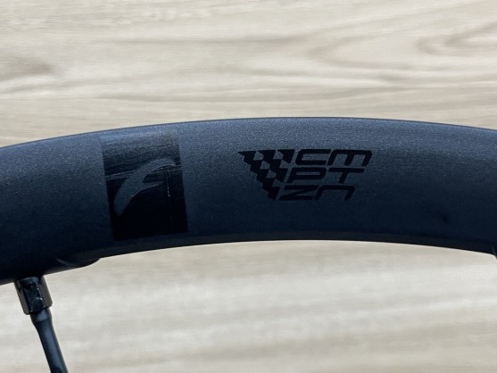 【FULLCRUM】アルミ最強格ホイールが驚きの価格に⁉ | 神戸で自転車をお探しならY's Road 神戸店