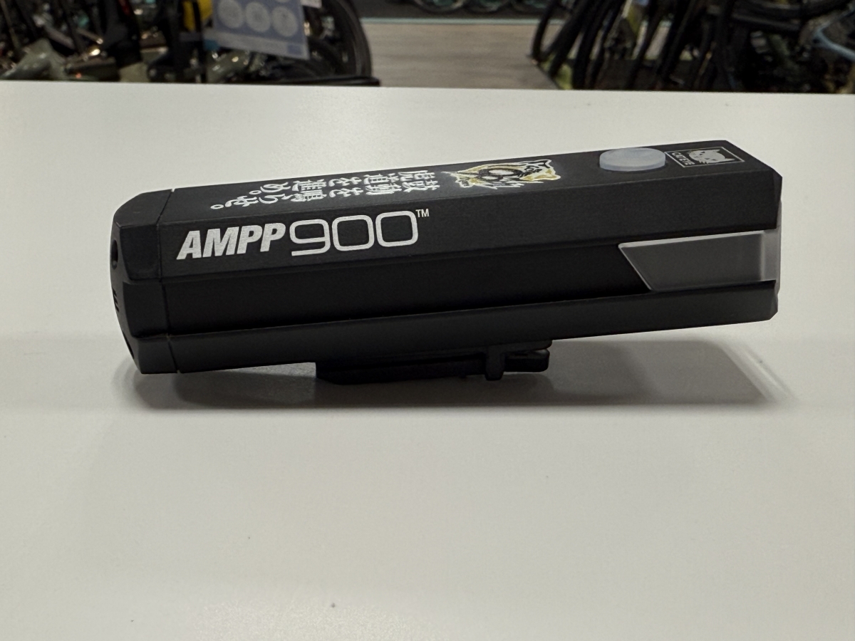 キャットアイ　AMPP900 阪神タイガース 90周年記念モデル　自転車ライト キャットアイ AMPP900 阪神タイガース 90周年記念モデル 自転車