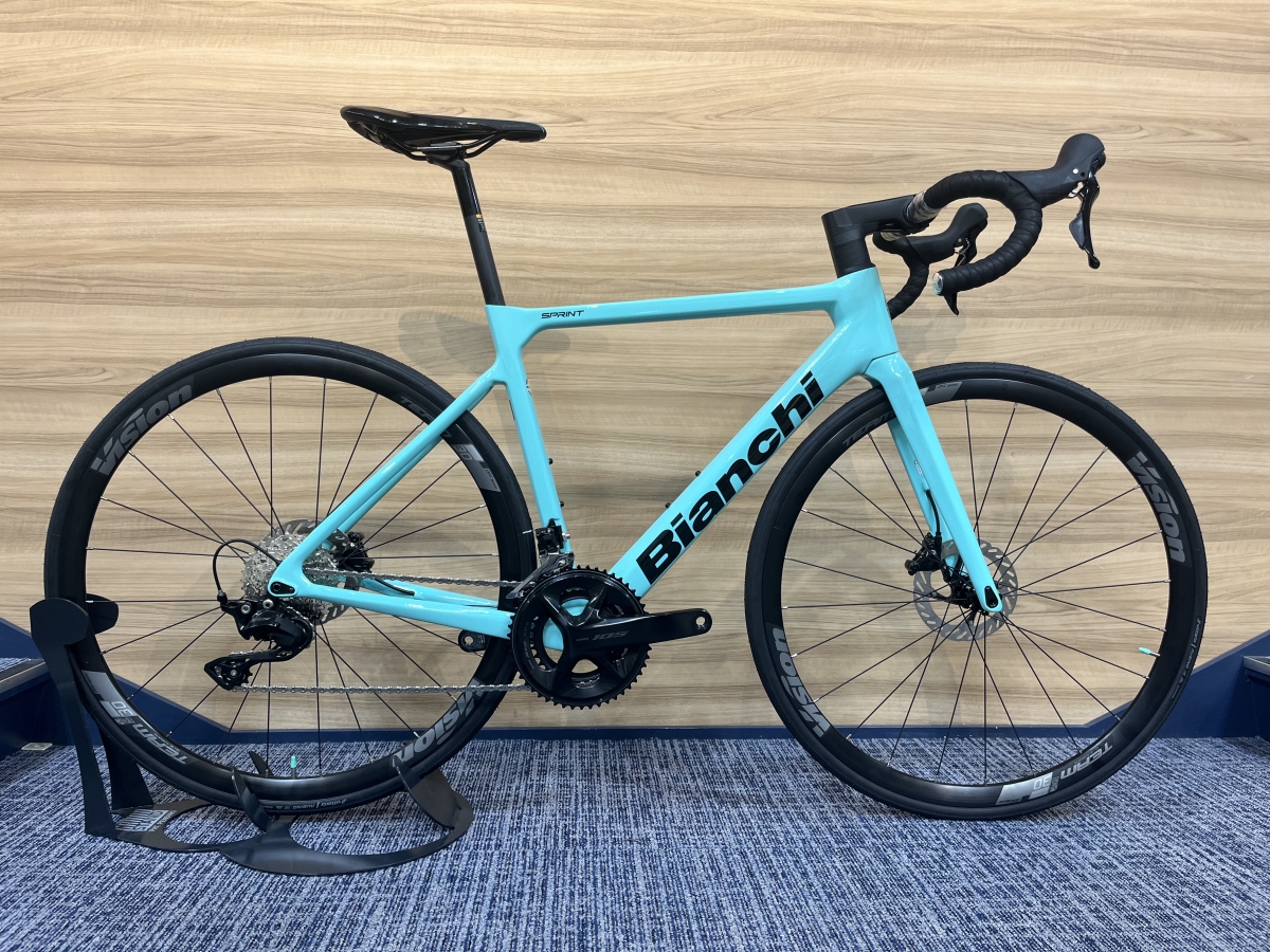 Bianchi ロードバイク 57cm Shimano 105 Bianchi ロードバイク 57cm Shimano 105