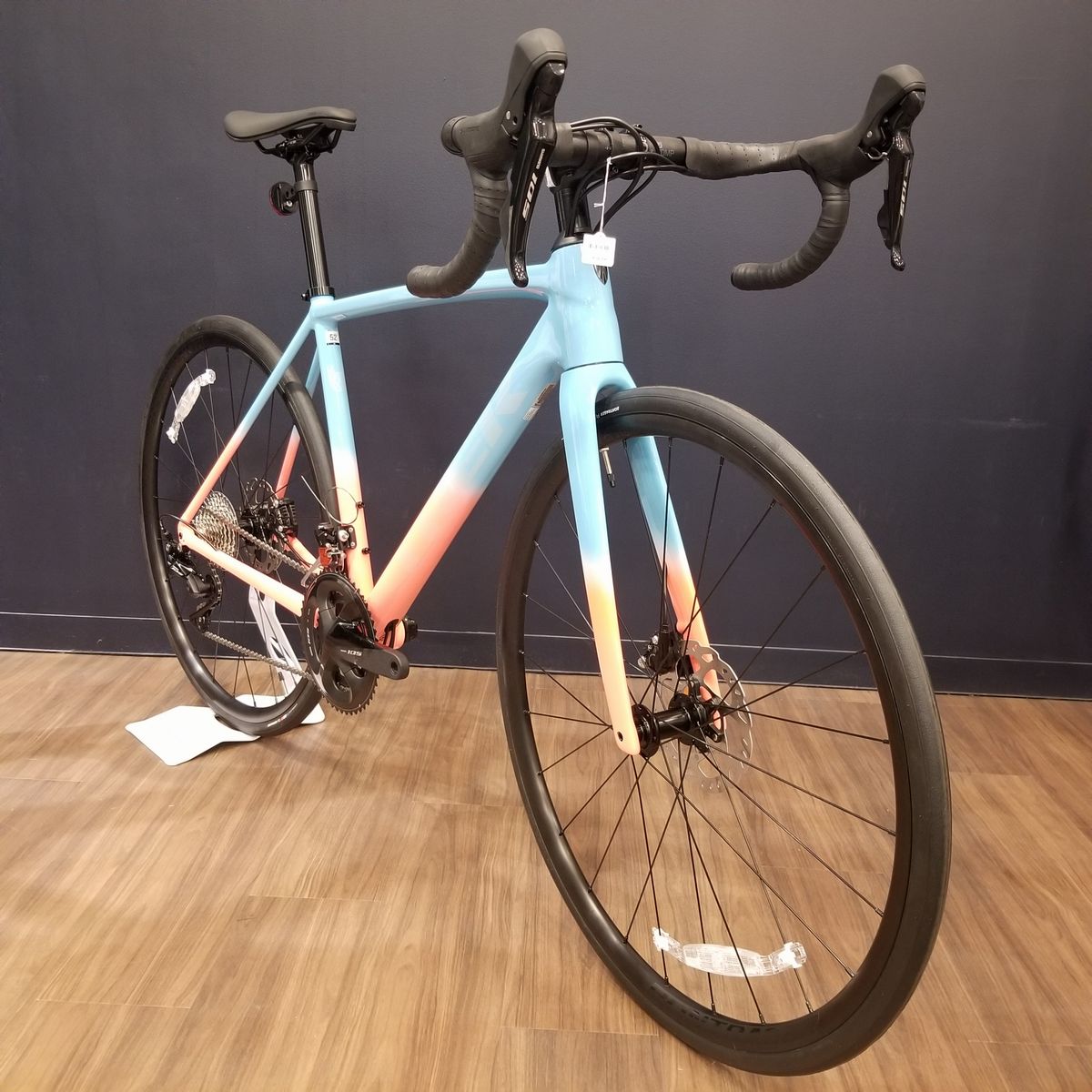 TREK】軽さと空力性能を兼ね備えたアルミロード！【EMONDA ALR 5 ...