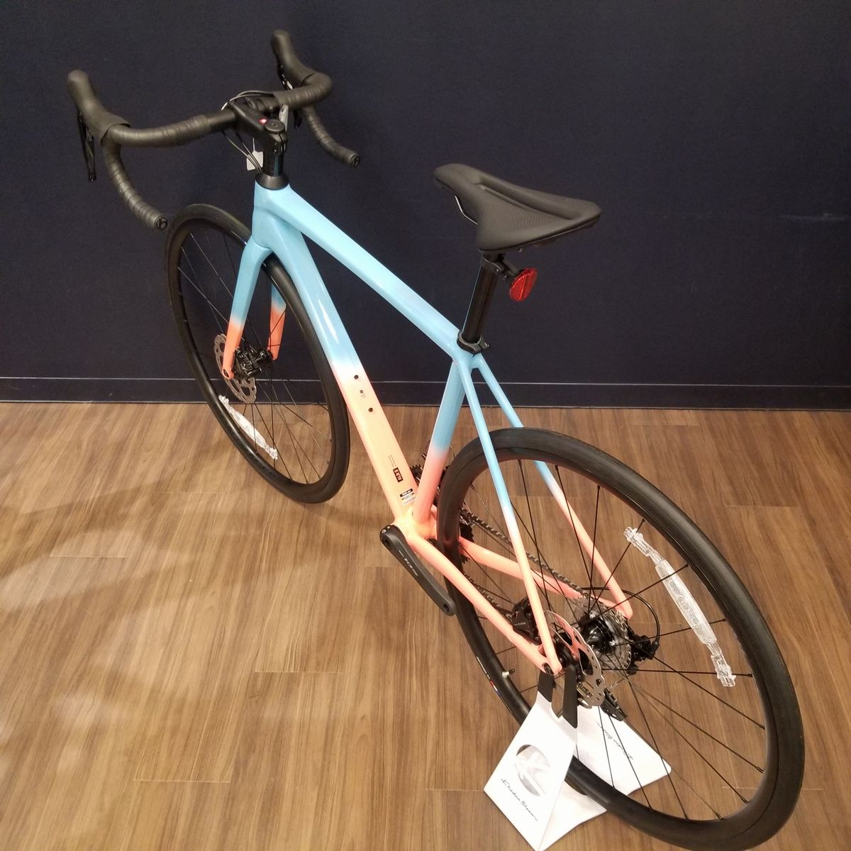 TREK】軽さと空力性能を兼ね備えたアルミロード！【EMONDA ALR 5