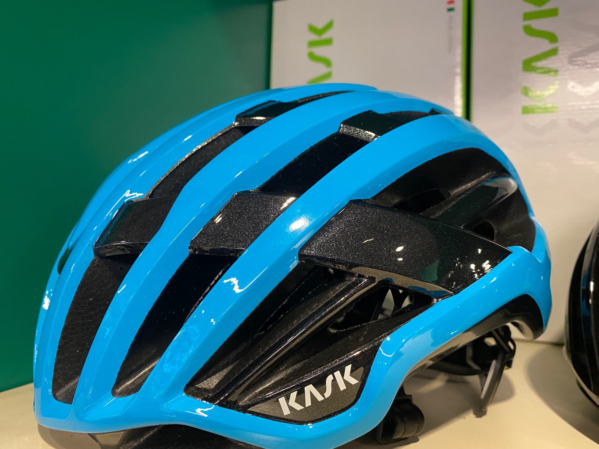 熊谷OUTLET！】 超軽量ヘルメットが数量限定のお買い得！ KASK 