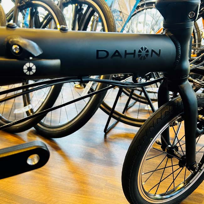 DAHON]人気の小型折り畳み自転車☆限定カラー３色入荷しました!![K3