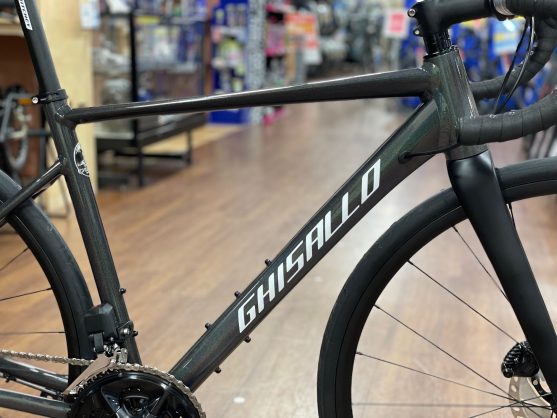 【GHISALLO】初めてのロードバイクにワンランク上の選択肢！ギザロの30周年記念モデルのご紹介!! | 京都でスポーツ自転車をお探しならY's Road 京都店