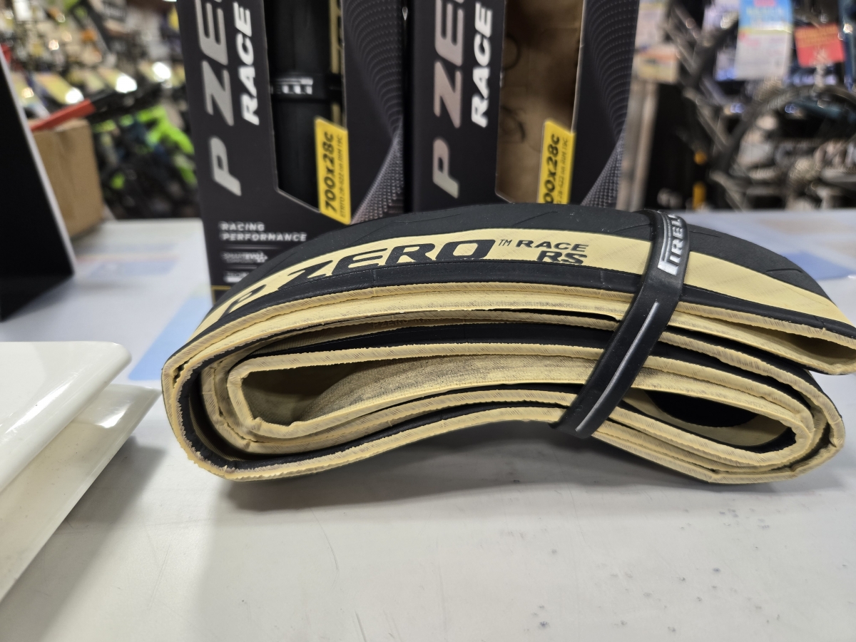 2本組P-Zero Race RS 30c 450km走行