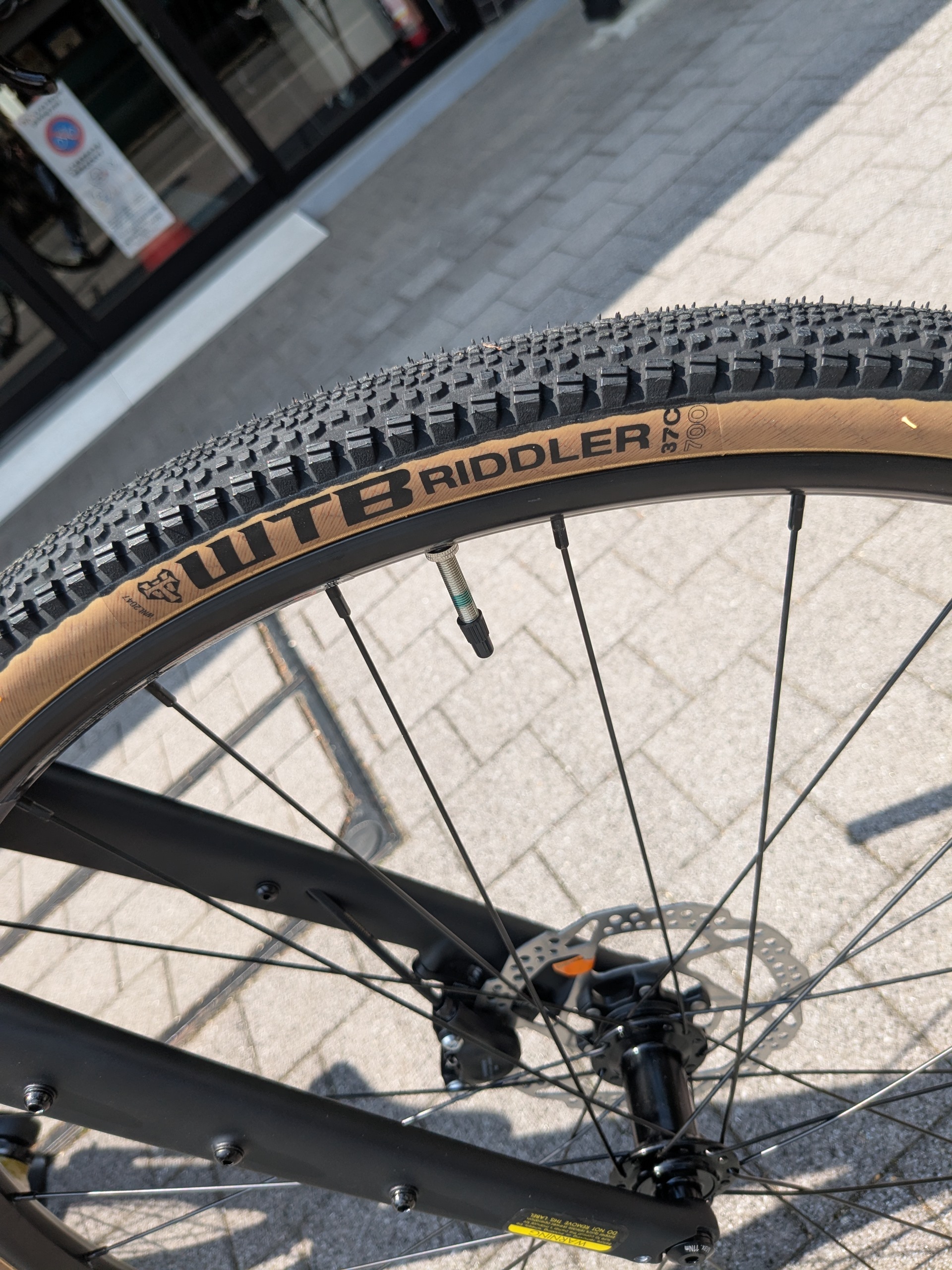 【CANNONDALE】京都店の売れ筋グラベルロード再入荷。1台限りです！ | 京都でスポーツ自転車をお探しならY's Road 京都店