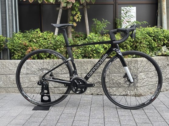 CARRERA ロードバイク サイクルコンピュータ付き 秋のサイクリングキャンペーン】電動コンポが付いているお得な