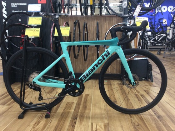 秋のサイクリングにオススメしたいロードバイクメーカー3選【PINARELLO