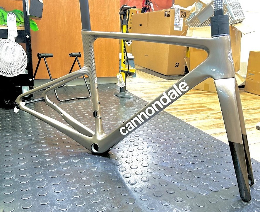 これが20万台？！最新第4世代S6EVOのフレームセット入荷いたし